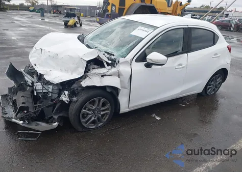 2020 Toyota Yaris Le из США, поврежденный, VIN 3MYDLBJV8LY704747